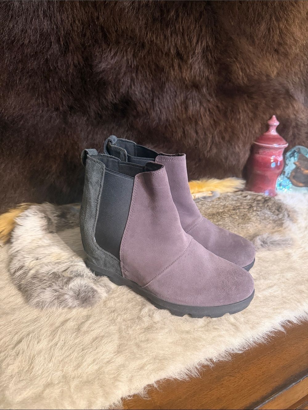 Women's Suede Chelsea Ankle Boots - purple & black 9 (1600)